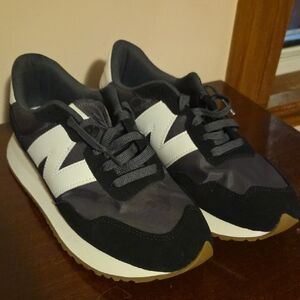 New Balance Men’s Retro Runner Sneakers — Black, Gray & White